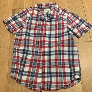 Plaid button down short sleeved shirt
